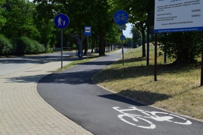 Droga rowerowa łącząca Ostrów z Michałkowem.